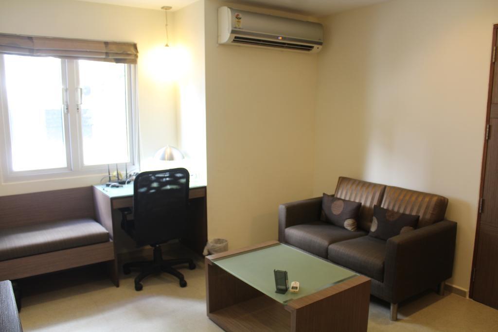 The Lotus Apartment Hotel, Venkatraman Street Chennai Exterior photo