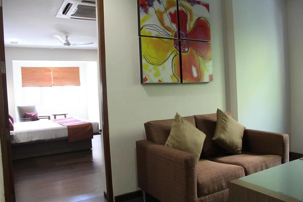 The Lotus Apartment Hotel, Venkatraman Street Chennai Exterior photo