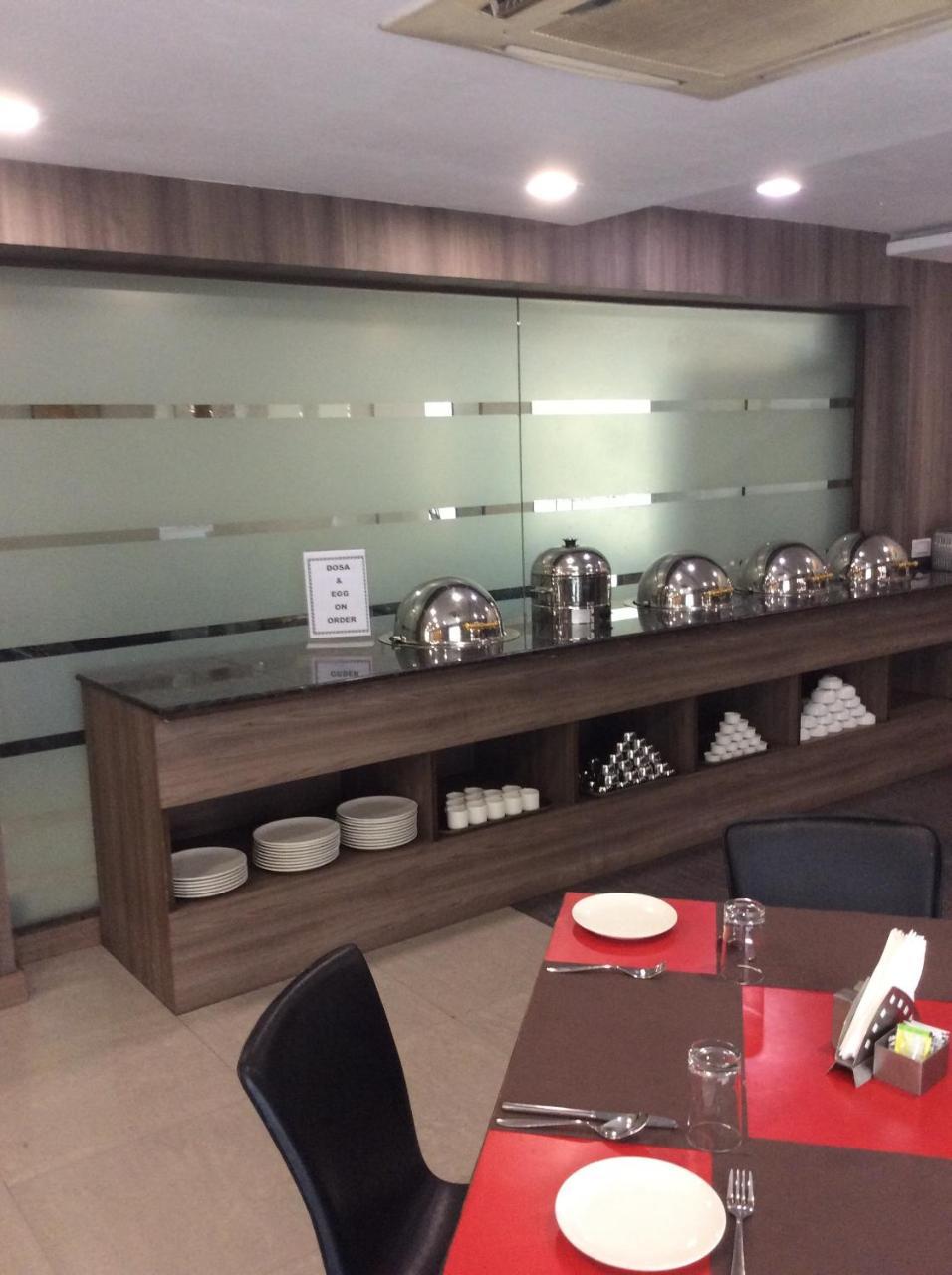 The Lotus Apartment Hotel, Venkatraman Street Chennai Exterior photo